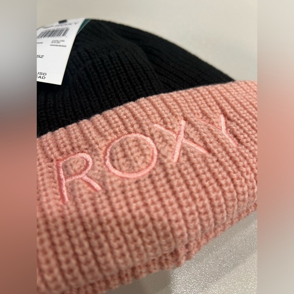 Roxy Women's Freja Beanie Black Pink Double Layer Rib-Knit Acrylic Cozy NWT Hat - Picture 2 of 9
